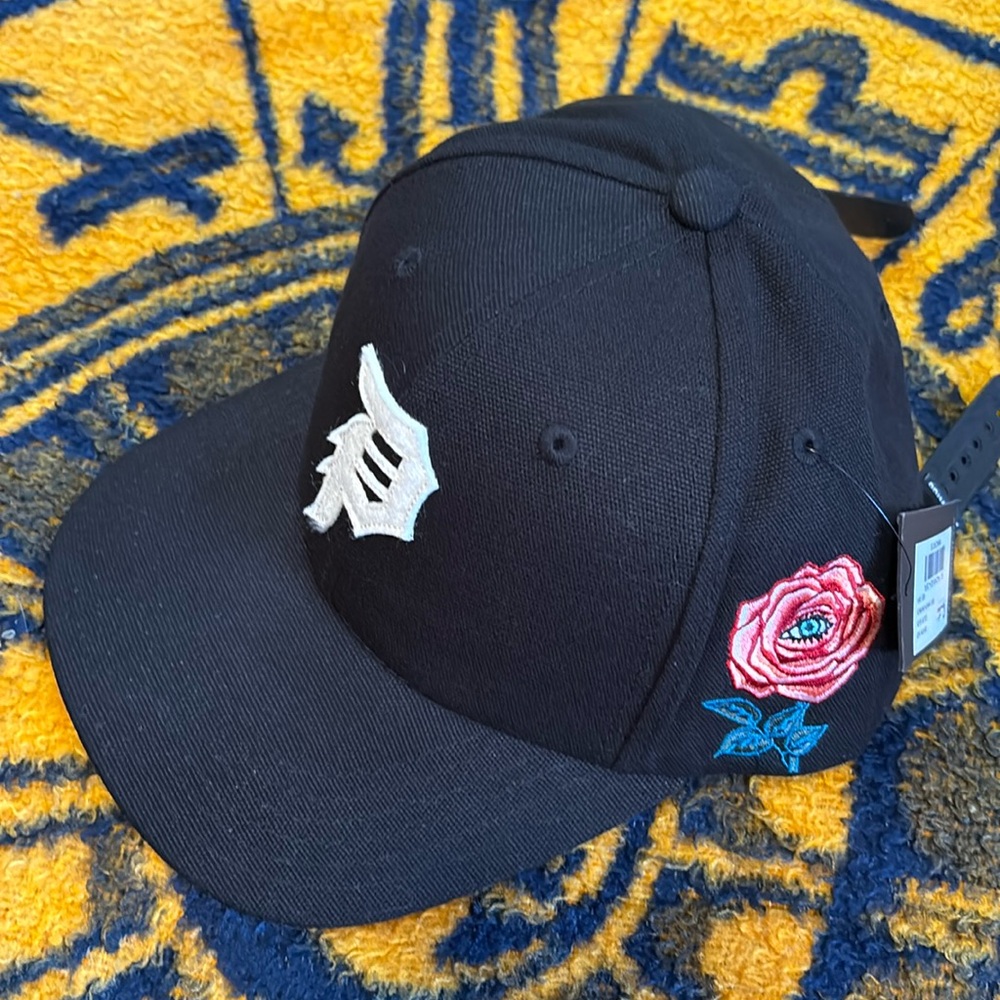 Primitive Snap back adjustable cap
